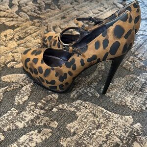Simply Vera Vera Wang Leopard Print Heels
